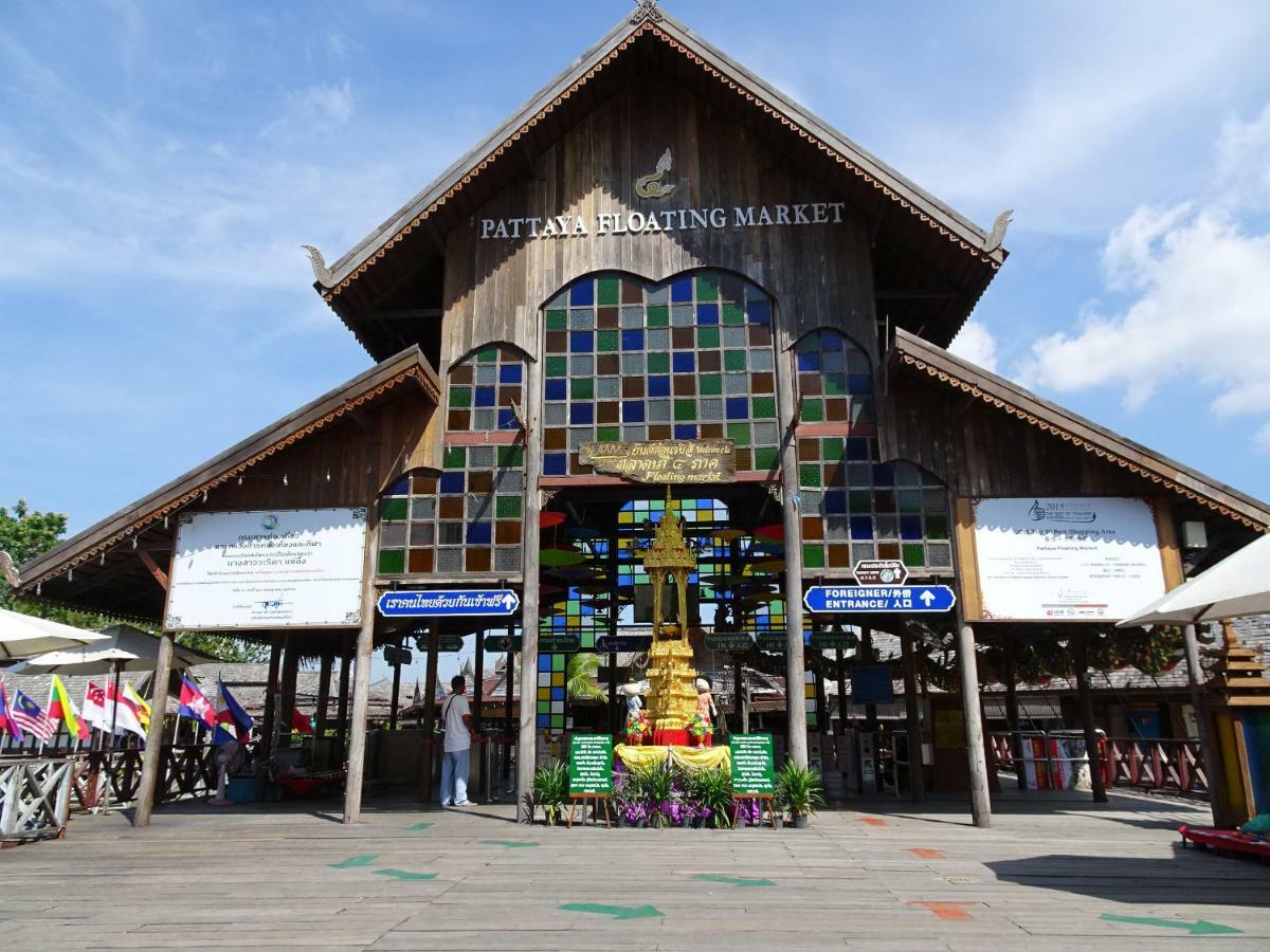 Wong Amat Pattaya Beach Resort Exterior photo